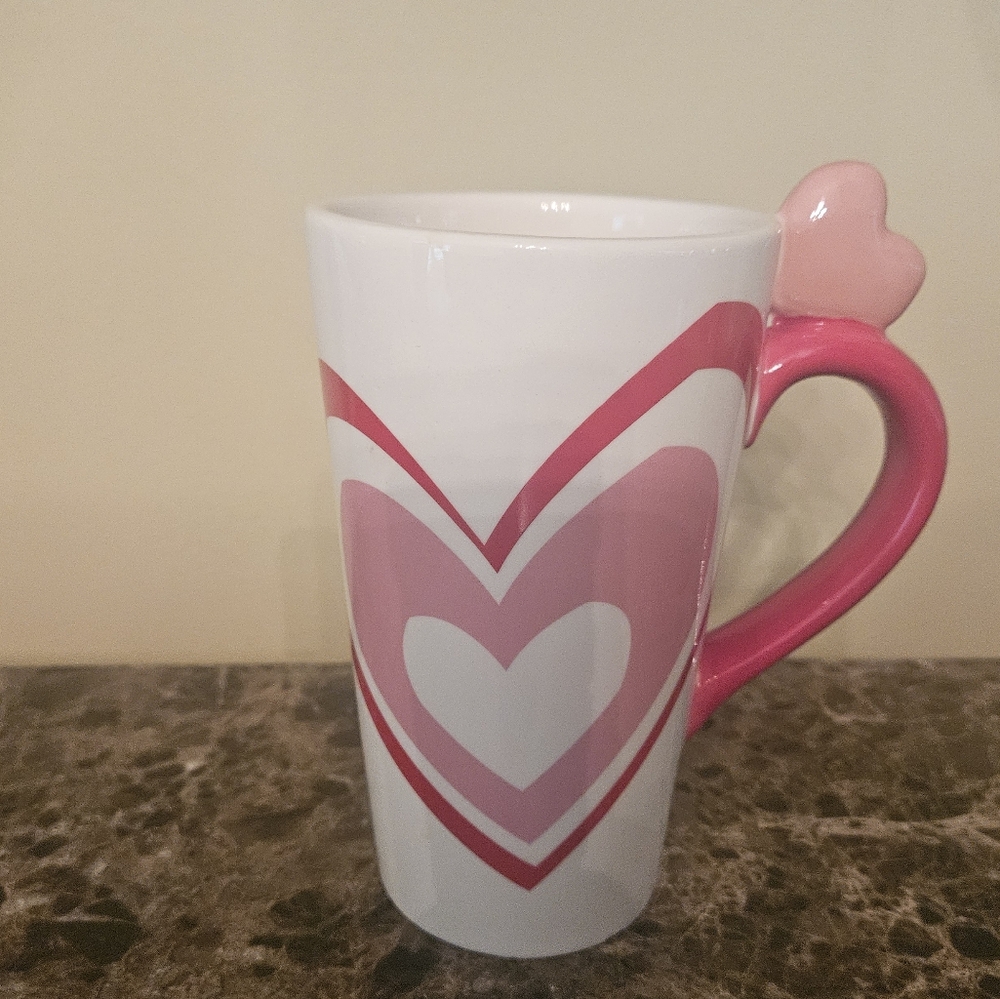 NWOT Valentine's 2011 Heart Motif Mug in Pink and White - Picture 2 of 6